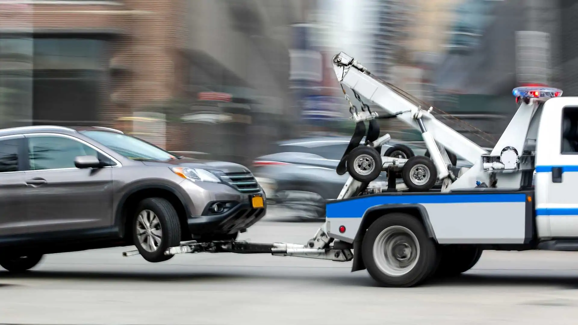 Tow Vehicle Services Tips and Methods for a Risk-Free Tow